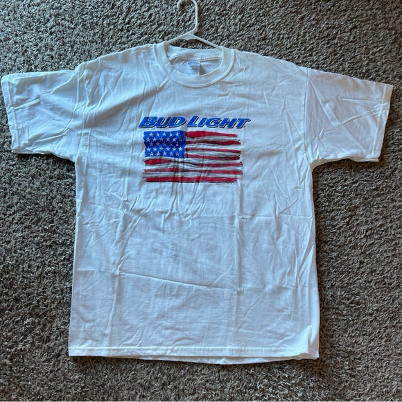 VTG Bud Light Tshirt white w/ American flag - Picture 7 of 11